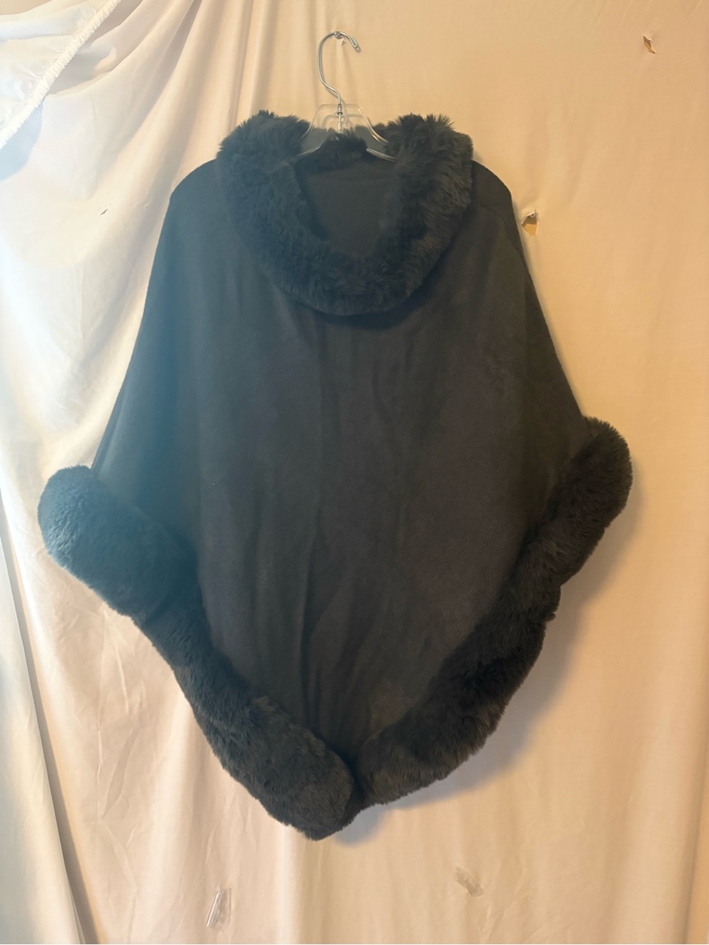 This & That Elegant Gray Faux Fur Trim Cape Poncho